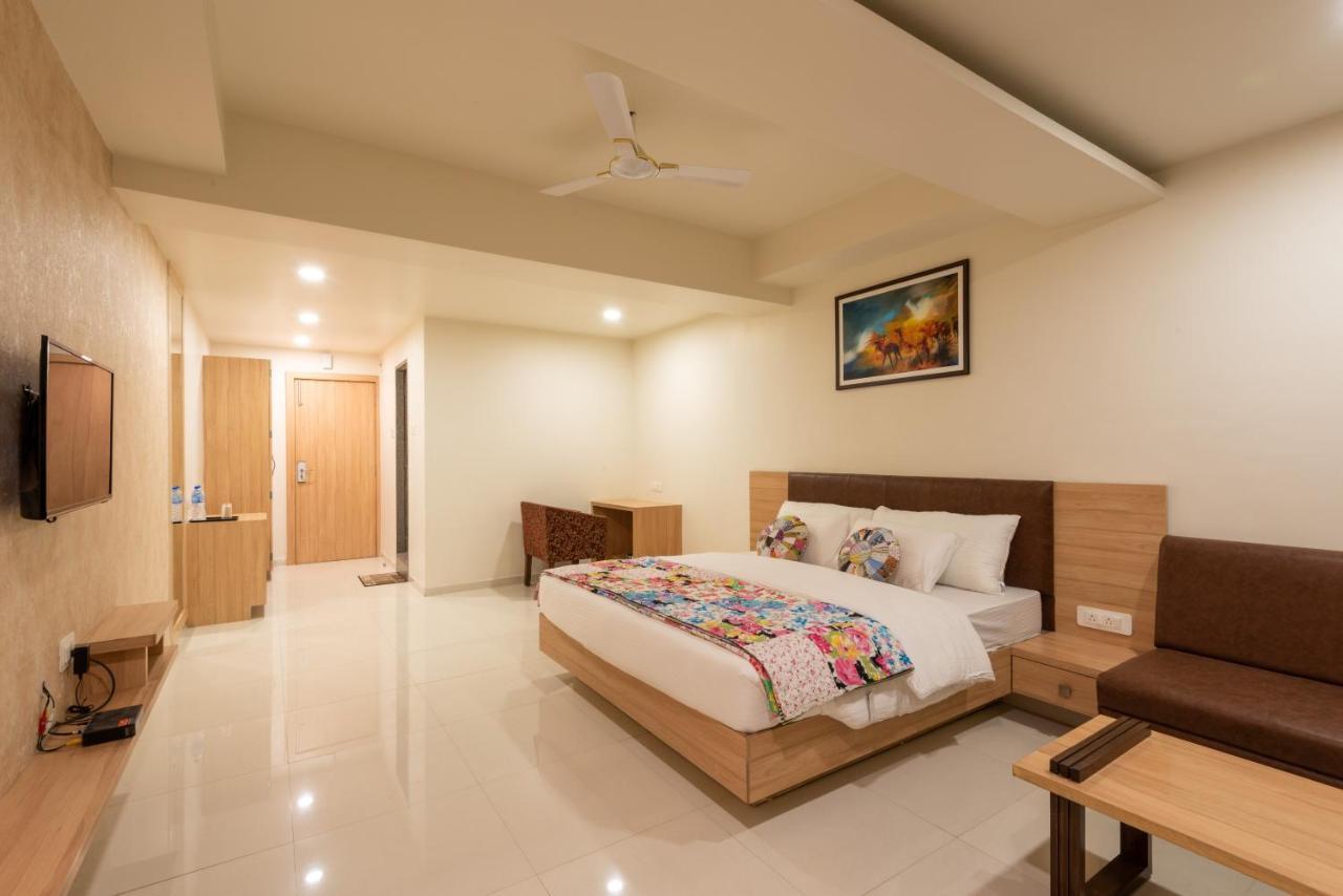 Hotel Drishti,Bhopal Eksteriør billede