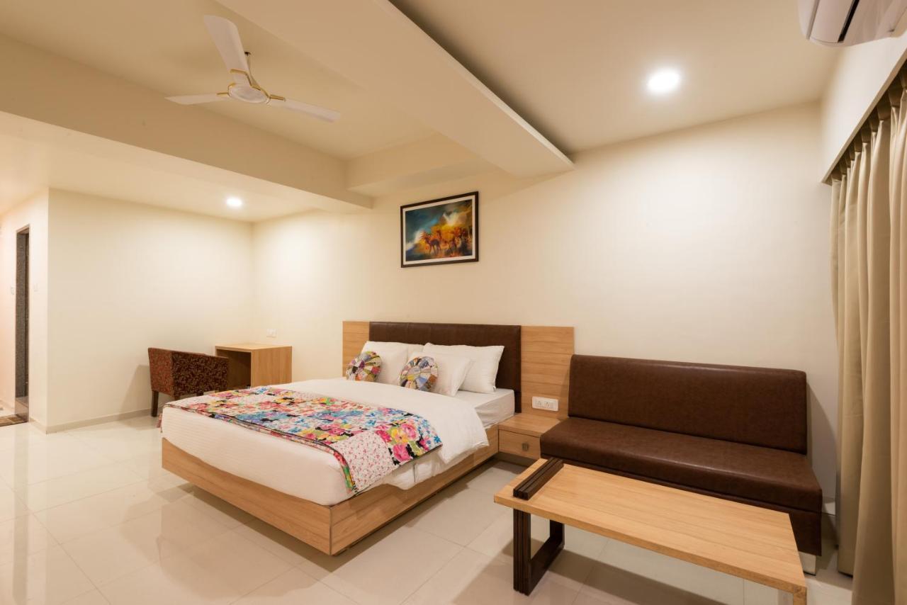 Hotel Drishti,Bhopal Eksteriør billede