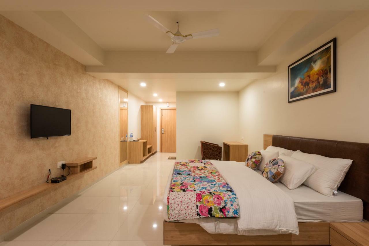 Hotel Drishti,Bhopal Eksteriør billede